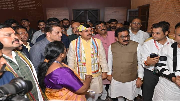 जबलपुरः मुख्यमंत्री डॉ यादव ने राजा शंकर शाह-कुंवर रघुनाथ शाह संग्रहालय का किया अवलोकन