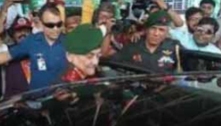 एयरपोर्ट की तस्वीर एयरपोर्ट की तस्वीर