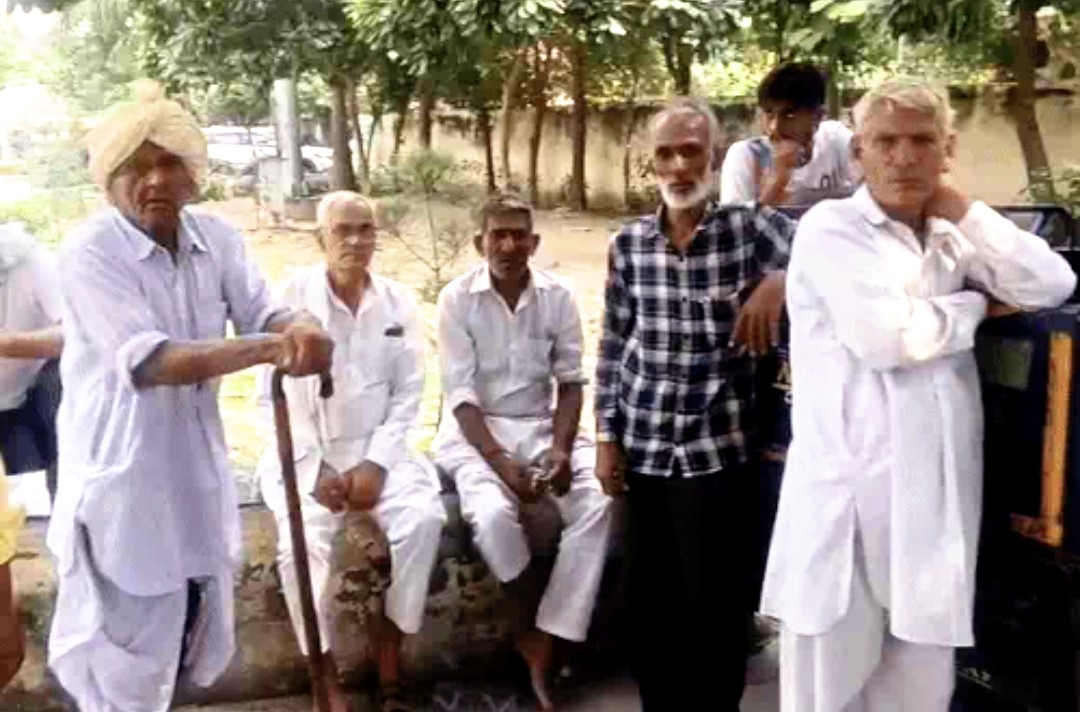 सिविल अस्पताल में शव लेने पहुंचे परिजन सिविल अस्पताल में शव लेने पहुंचे परिजन