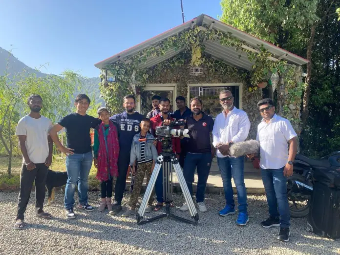 उत्तराखंड की मिट्टी से जन्मी एक संवेदनशील फ़िल्म, ‘सड़क’, अब यूट्यूब चैनल पर उत्तराखंड की मिट्टी से जन्मी एक संवेदनशील फ़िल्म, ‘सड़क’, अब यूट्यूब चैनल पर