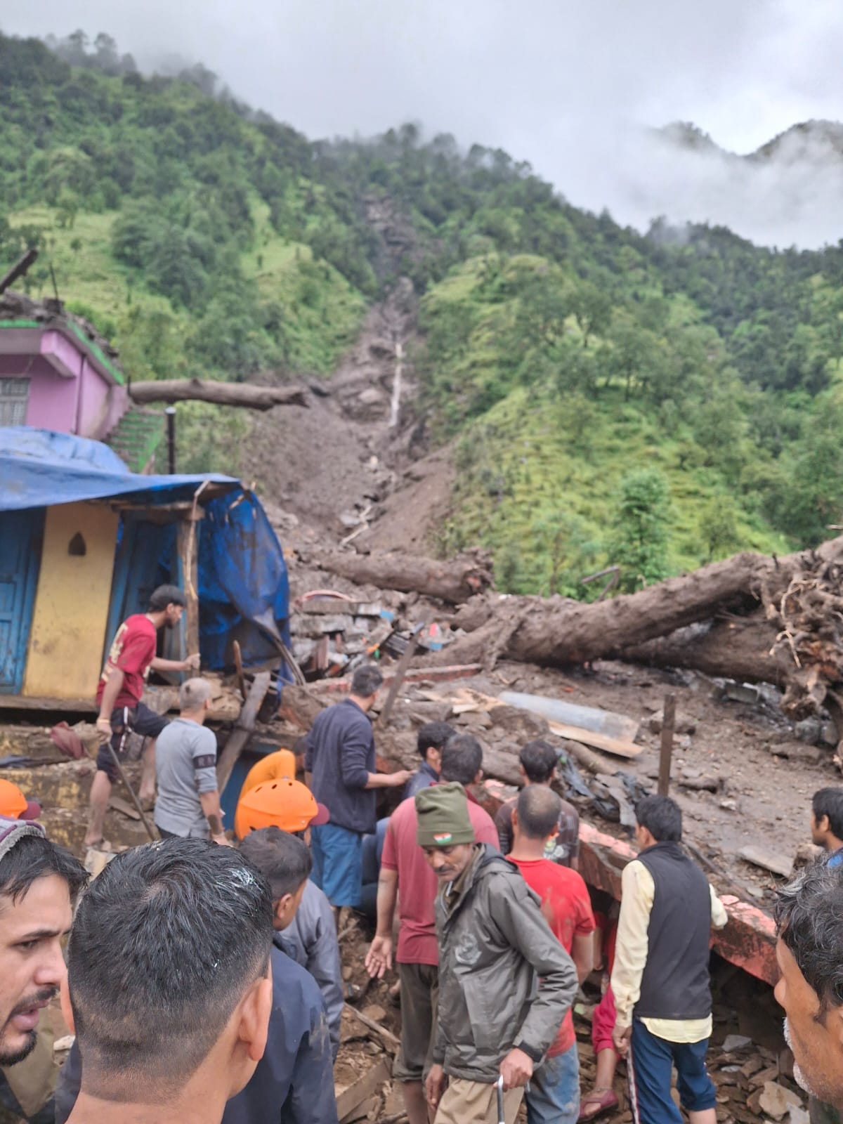 नंदानगर क्षे बरपा प्रकृति का कहर।