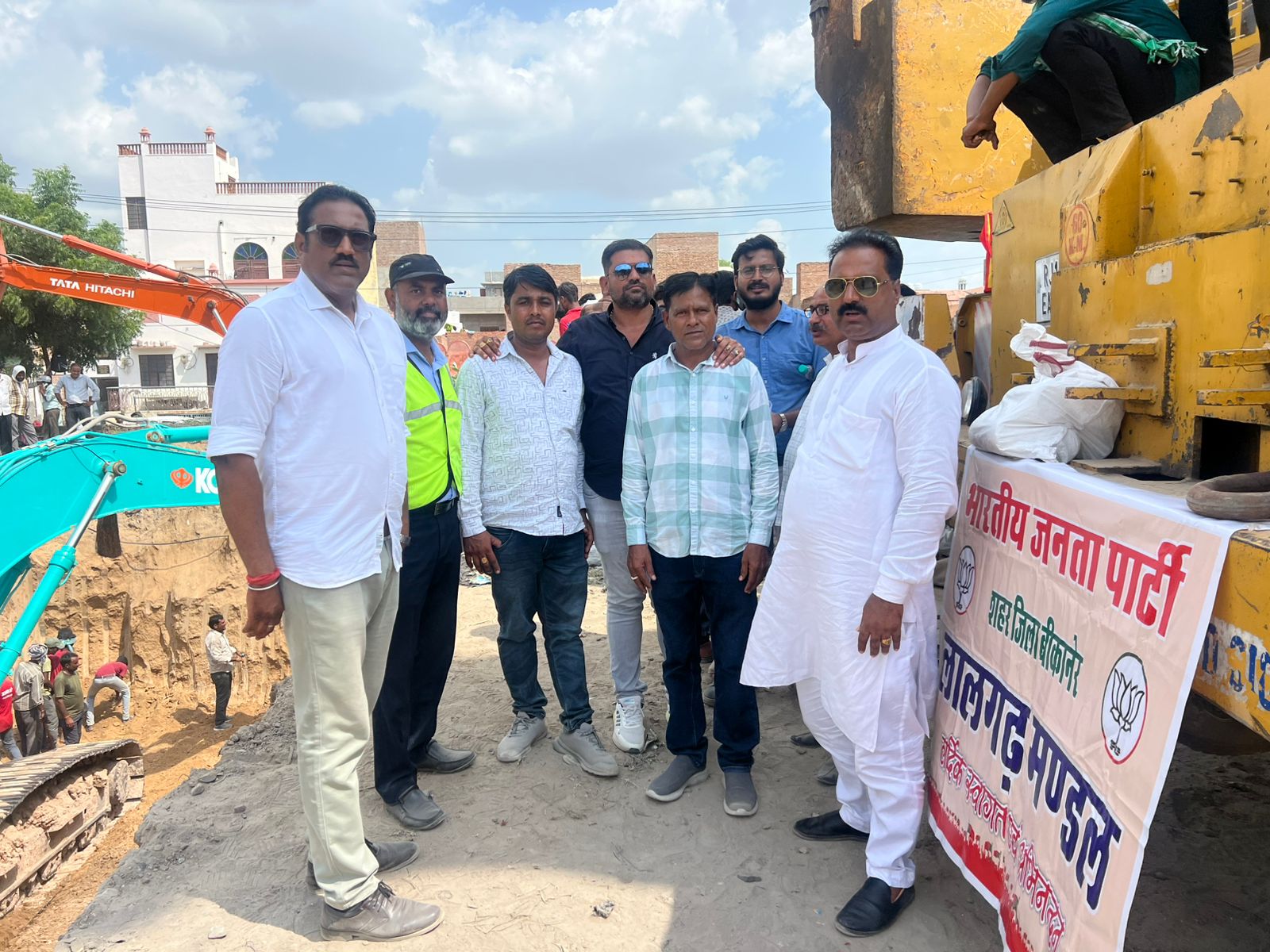 आठ साल से उठ रही मांग, रेल अंडरपास का काम शुरू, छह घंटे तक रेलगाड़ियों का संचालन बंद