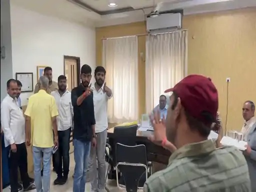 मोसुविवि में विरोध का चौथा दिन: फाइलों से छेड़छाड़ का आरोप, दो छात्रनेता भूख हड़ताल पर