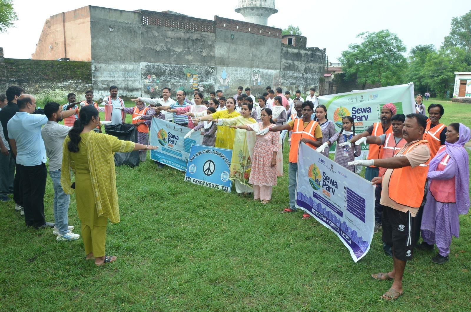 Municipal Corporation Kathua launched a special cleanliness drive and gave the message of cleanliness.