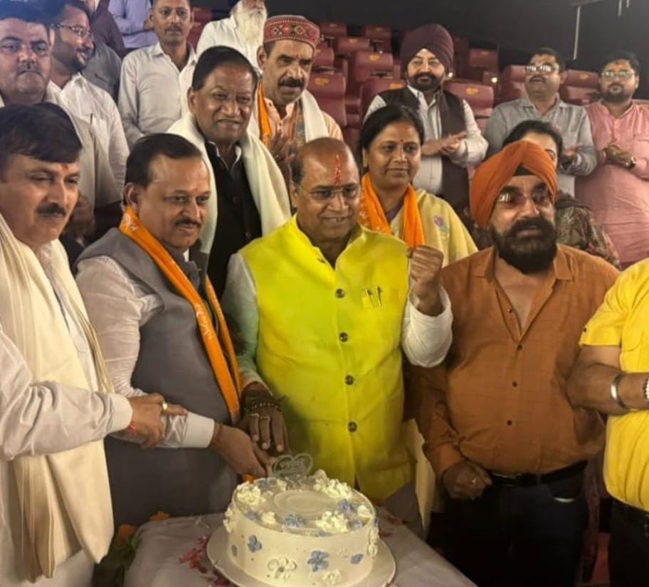 प्रधानमंत्री नरेंद्र मोदी के जन्मदिवस पर डॉक्यूमेंट्री फिल्म “चलो जीते हैं” का हुआ सजीव प्रसारण प्रधानमंत्री नरेंद्र मोदी के जन्मदिवस पर डॉक्यूमेंट्री फिल्म “चलो जीते हैं” का हुआ सजीव प्रसारण