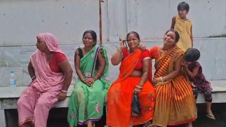 मृतक के परिजन