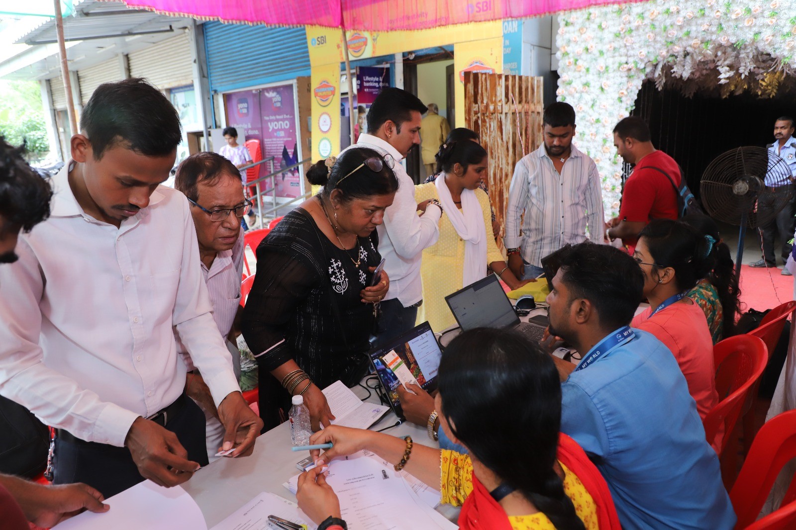 Street vendors become self reliant