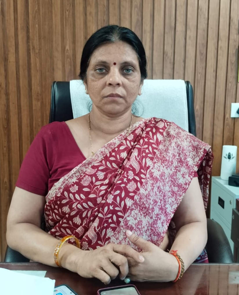 फाइल फोटो प्रधानाचार्य डॉ वाणी गुप्ता