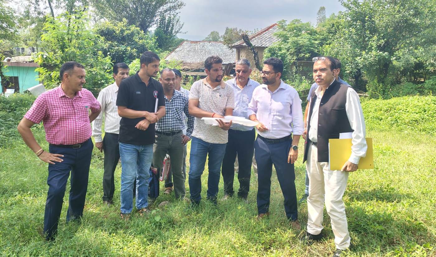 एडीसी ने जोल सप्पड़ में द्वितीय चरण के लिए प्रस्तावित भूमि का किया निरीक्षण