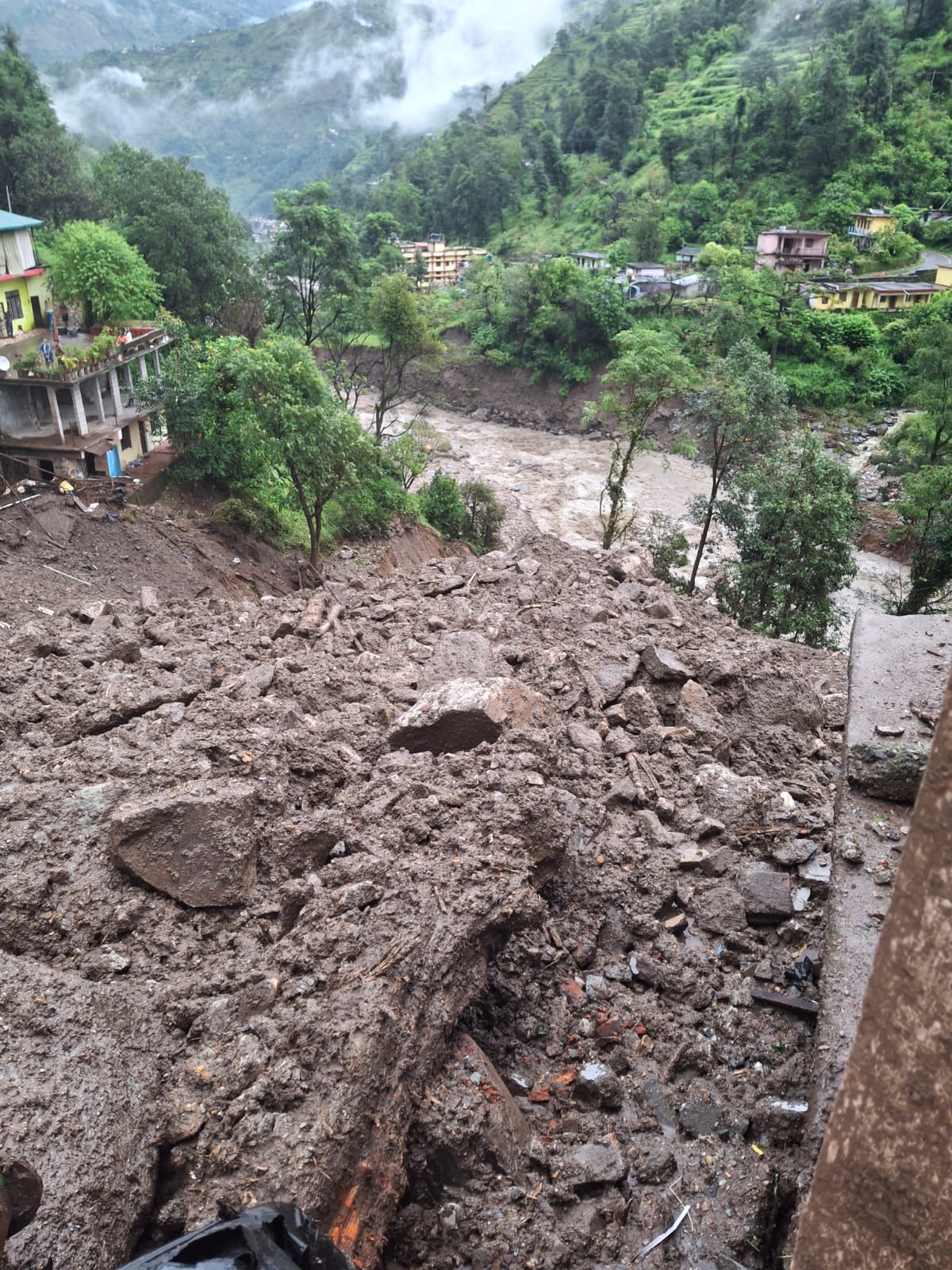 आपदा की गिरफ्त में उत्तराखंड : नंदानगर चमोली में इस तरह बरपा कहर।