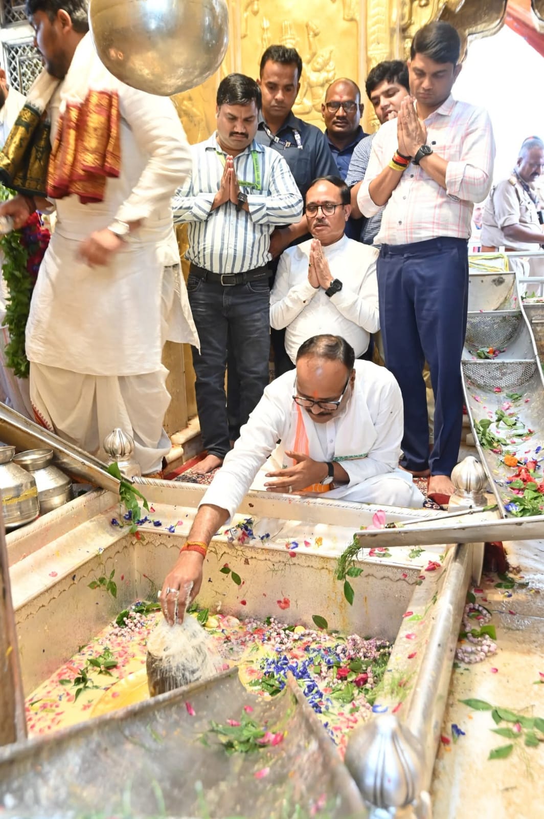 —प्रदेश के उपमुख्यमंत्री बृजेश पाठक काशी विश्वनाथ मंदिर में