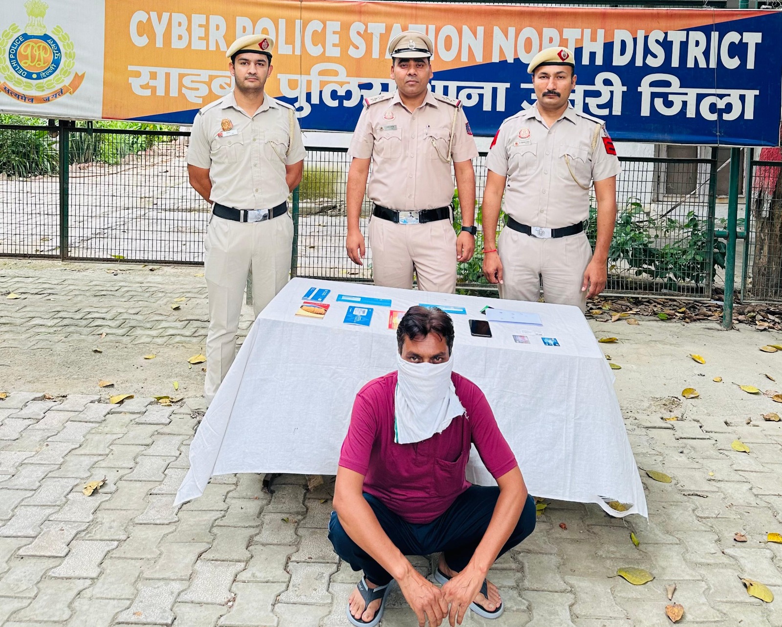 विदेशी नौकरी का झांसा देकर ठगी करने वाले आरोपितों की फोटो विदेशी नौकरी का झांसा देकर ठगी करने वाले आरोपितों की फोटो