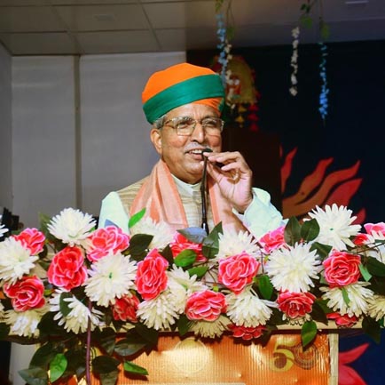 सम्बोधित करते अर्जुन राम मेघवाल