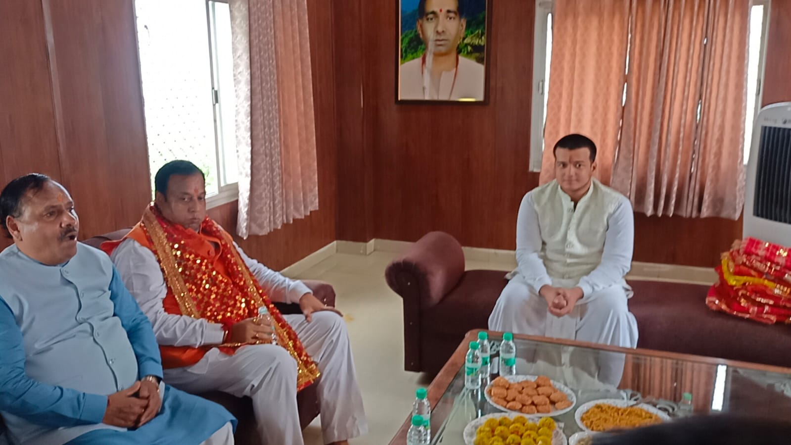 बीकेटीसी अध्यक्ष चंडी मंदिर का निरीक्षण करते हुए बीकेटीसी अध्यक्ष चंडी मंदिर का निरीक्षण करते हुए