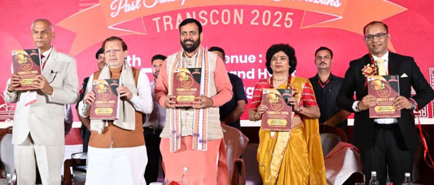 गुरुग्राम में आईएसबीटीआई के 50वें वार्षिक राष्ट्रीय सम्मेलन स्वर्ण जयंती ट्रांसकॉन के शुभारंभ अवसर पर पुस्तिका का विमोचन करते सीएम नायब सिंह सैनी। गुरुग्राम में आईएसबीटीआई के 50वें वार्षिक राष्ट्रीय सम्मेलन स्वर्ण जयंती ट्रांसकॉन के शुभारंभ अवसर पर पुस्तिका का विमोचन करते सीएम नायब सिंह सैनी।