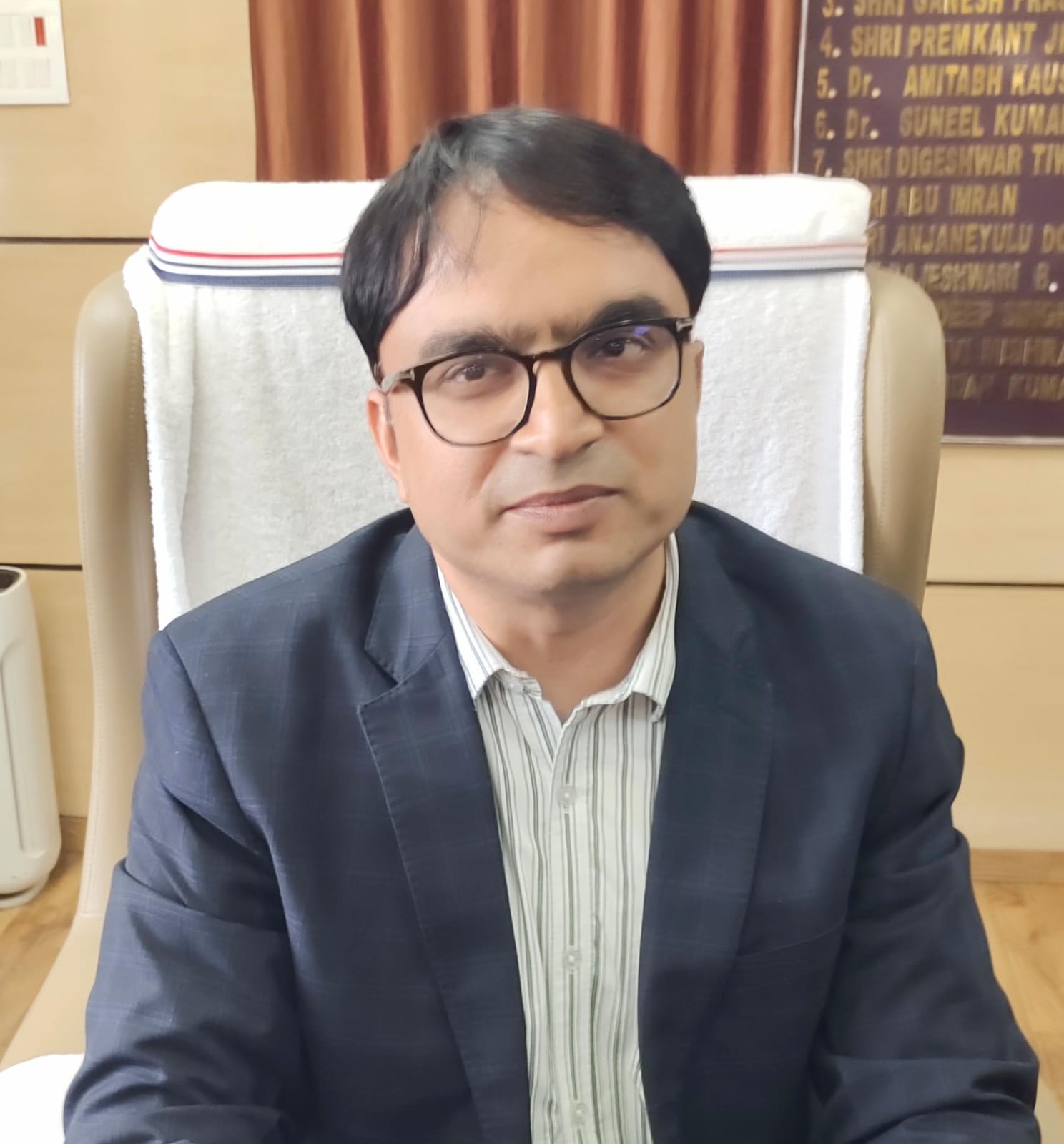 डीसी फ़ैज़ अक अहमद मुमताज डीसी फ़ैज़ अक अहमद मुमताज