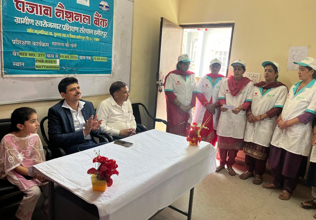 कार्यक्रमों में 18 से 50 वर्ष तक की आयु का कोई भी व्यक्ति निशुल्क प्रशिक्षण ले सकता कार्यक्रमों में 18 से 50 वर्ष तक की आयु का कोई भी व्यक्ति निशुल्क प्रशिक्षण ले सकता