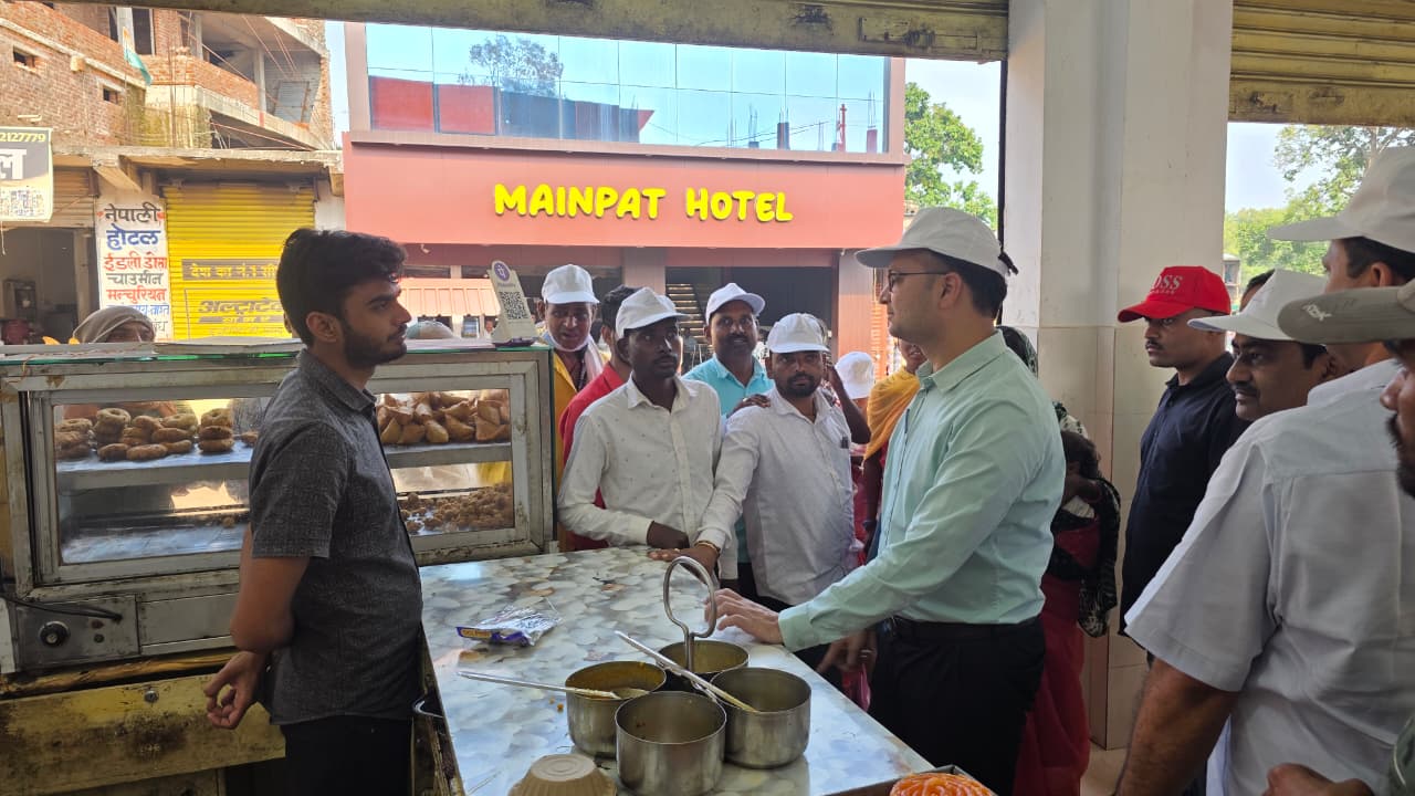 छत्तीसगढ़ के मैनपाट में देश का पहला ग्रामीण गार्बेज कैफे छत्तीसगढ़ के मैनपाट में देश का पहला ग्रामीण गार्बेज कैफे