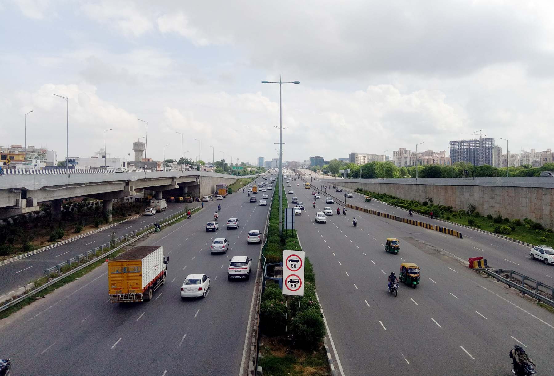 गुरुग्राम की सडक़। सांकेतिक तस्वीर।