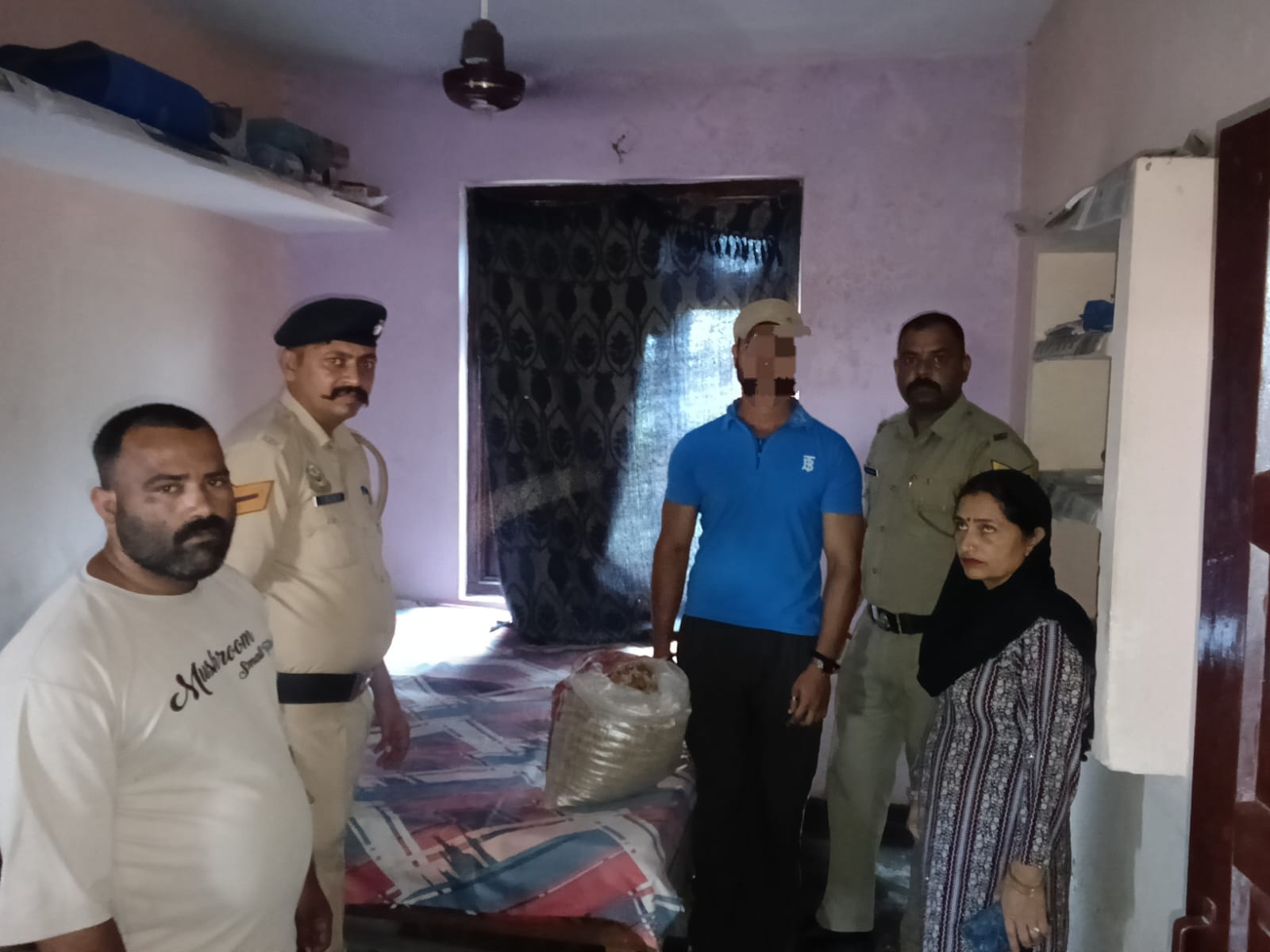 घर पर चल रहा था अवैध नशे का कारोबार, माजरा पुलिस ने दबिश देकर दबोचा  शख्स