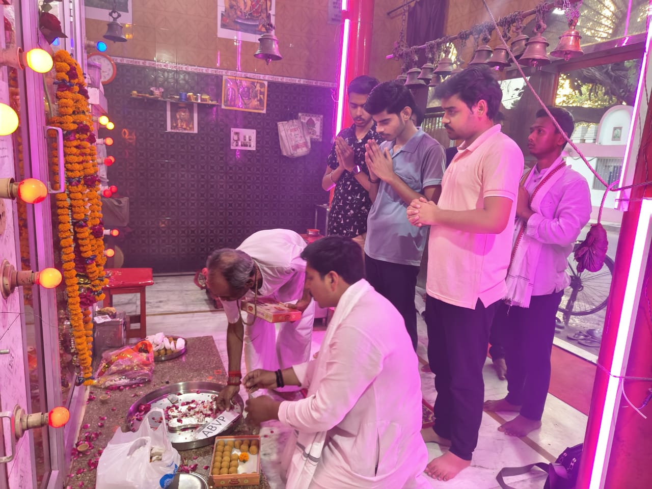 कन्नौज:-ABVP कन्नौज के कार्यकर्ताओं ने DU की जीत का मनाया जश्न