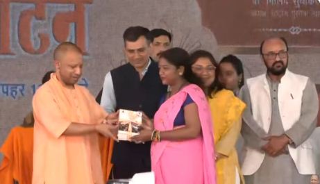 गोमती पुस्तक महोत्सव में मुख्यमंत्री योगी आदित्यनाथ