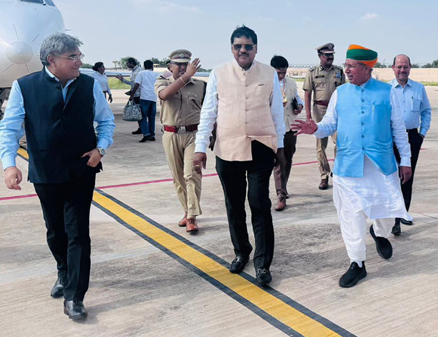 सीजेआई बी. आर. गवई बीकानेर पहुंचे, केंद्रीय मंत्री अर्जुन मेघवाल और सुप्रीम कोर्ट जस्टिस विजय बिश्नोई रहे साथ