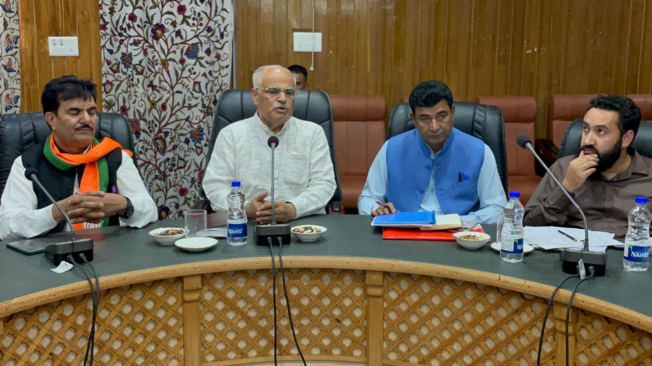 भाजपा ने सेवा पखवाड़ा के अंतर्गत कुलगाम में निःशुल्क चिकित्सा शिविर और संगठनात्मक समीक्षा बैठक का किया आयोजन भाजपा ने सेवा पखवाड़ा के अंतर्गत कुलगाम में निःशुल्क चिकित्सा शिविर और संगठनात्मक समीक्षा बैठक का किया आयोजन