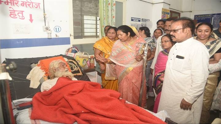 नैनपुर सिविल अस्पताल में आयोजित रक्तदान शिविर नैनपुर सिविल अस्पताल में आयोजित रक्तदान शिविर