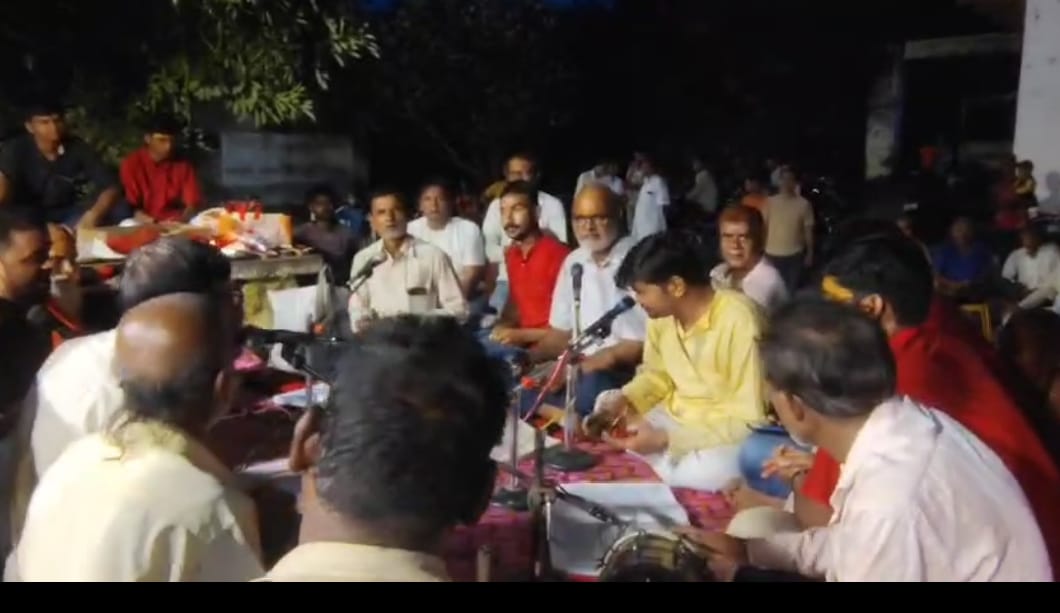 मुकुट पूजन के साथ आरम्भ हुई सीखड़ की रामलीला मुकुट पूजन के साथ आरम्भ हुई सीखड़ की रामलीला