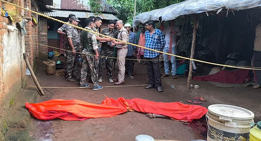 जांच करती पुलिस