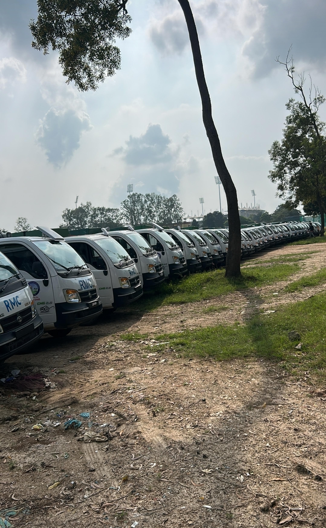 निगम के नए वाहनों की तस्वीर