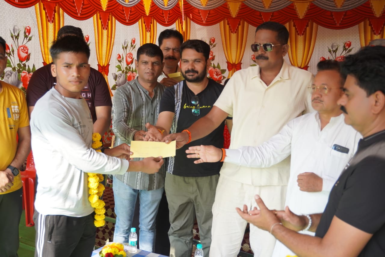 Seoni: Namo Marathon organised, Seoni MLA Rai gave cash prizes to the winners