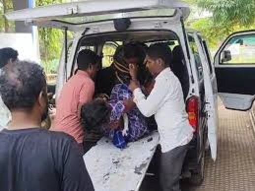 नर्मदा स्नान करने जा रहे श्रद्धालुओं का ऑटो पलटा