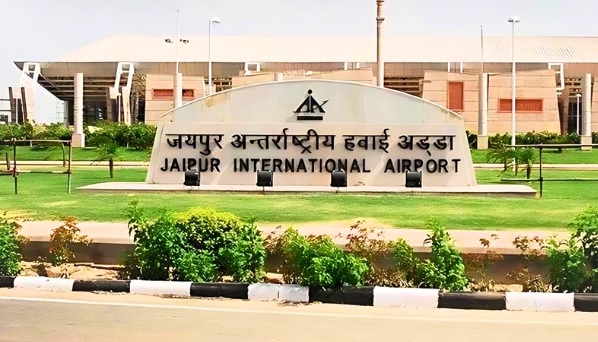जयपुर एयरपोर्ट पर कस्टम टीम ने जब्त किया ग्यारह किलो हाइड्रोपोनिक वीड गांजा