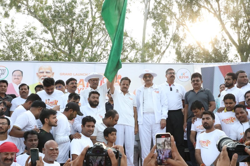 उप मुख्यमंत्री शुक्ल ने रीवा में सेवा पखवाड़े में नमो युवा रन को दिखाई हरी झण्डी