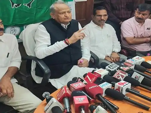 पूर्व सीएम गहलोत का हमला : कन्हैयालाल हत्याकांड पर NIA की ढिलाई, हम 6 माह में सजा दिला देते