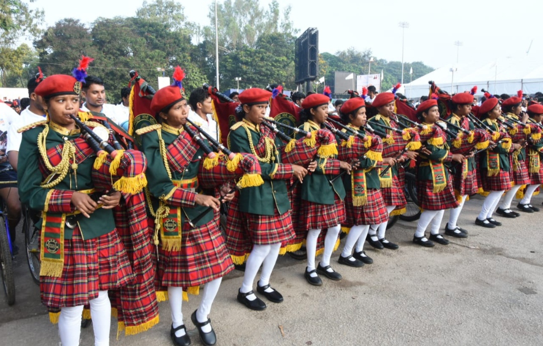 बैंड डिस्प्ले कार्यक्रम करते छात्राएं बैंड डिस्प्ले कार्यक्रम करते छात्राएं