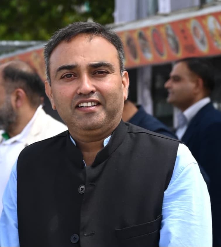 विश्वचक्षु।