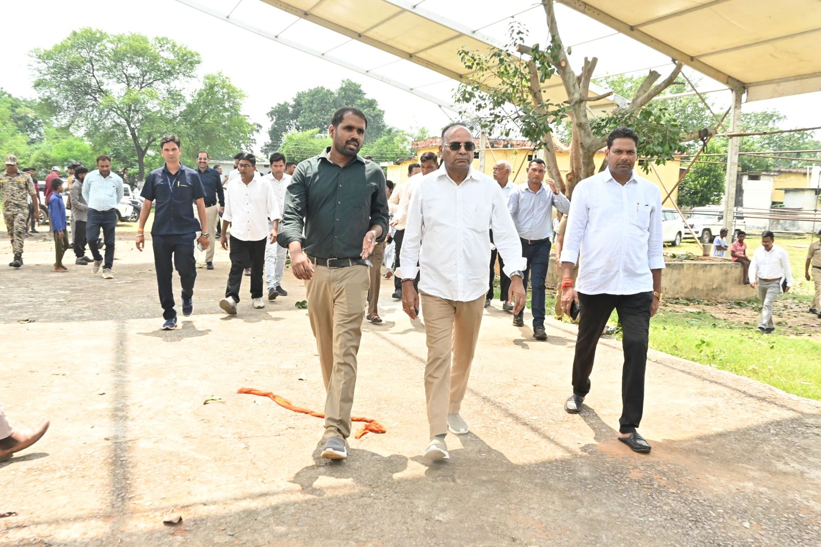स्थल का निरीक्षण करते हुए विधायक चंद्राकर।