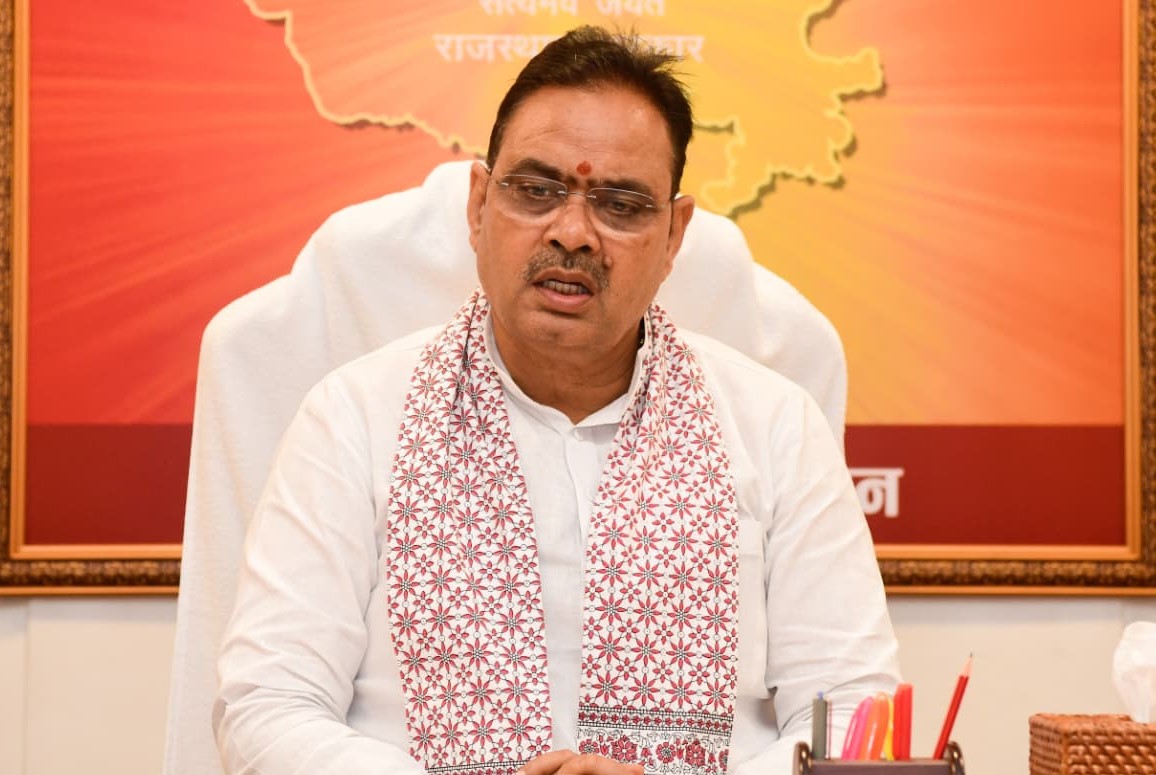 ख्यमंत्री शर्मा ऊर्जा विभाग की समीक्षा बैठक लेते हुए।