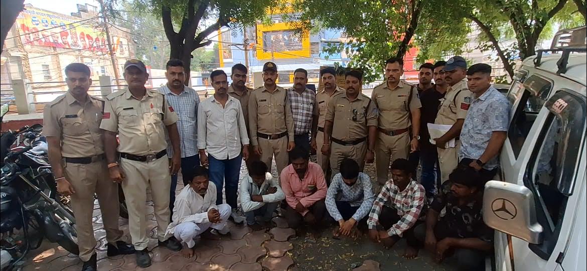 गरबा प्रैक्टिस कर रही महिला का उसके परिजनों ने किया अपहरण, पुलिस ने सात आरोपियों को किया गिरफ्तार