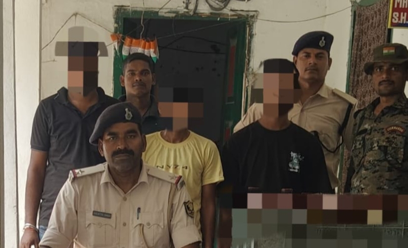पुलिस जी गिरफ्त में तस्कर