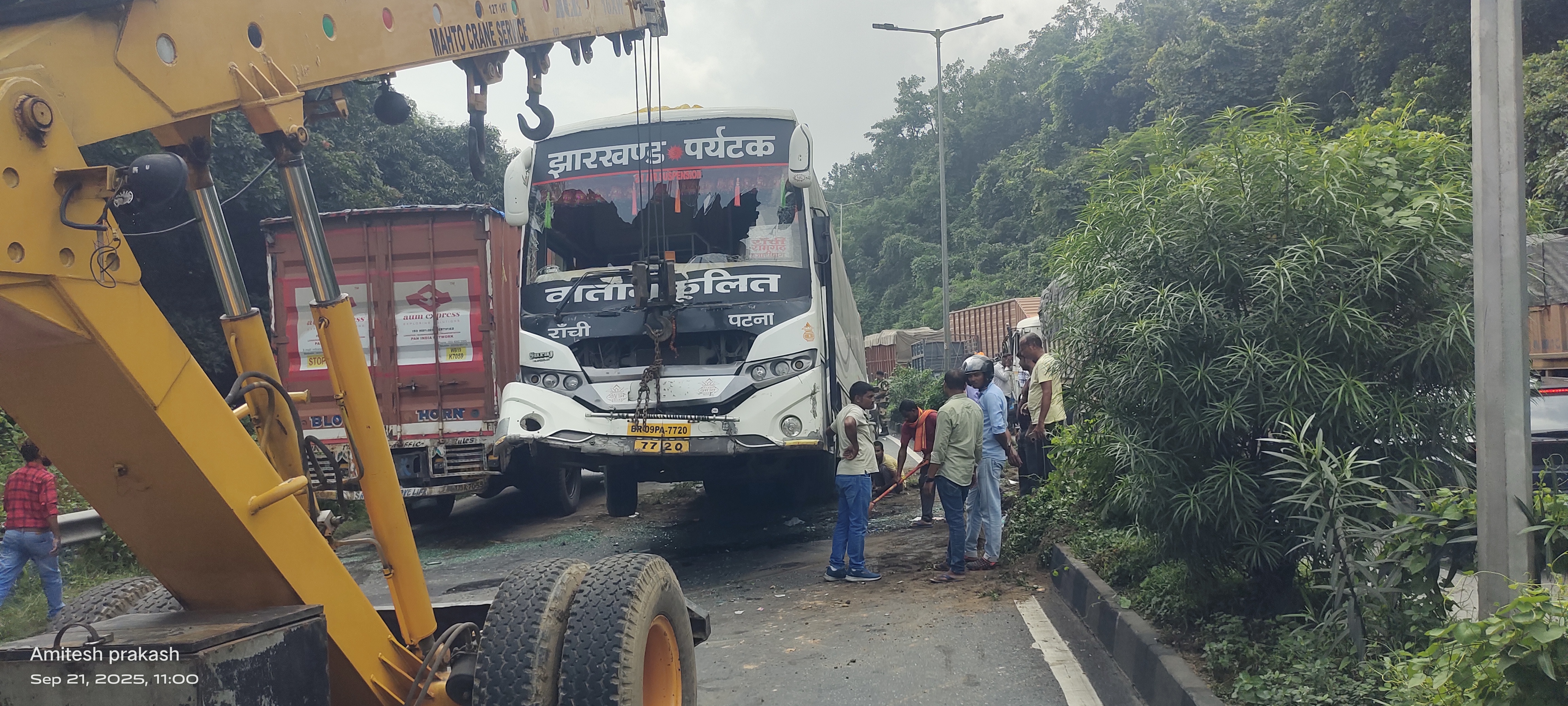 दुर्घटनाग्रस्त बस