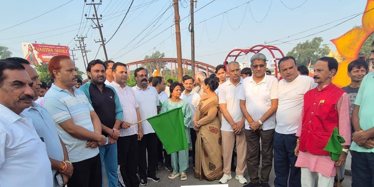 नमो युवा रन शुरू करते हुए