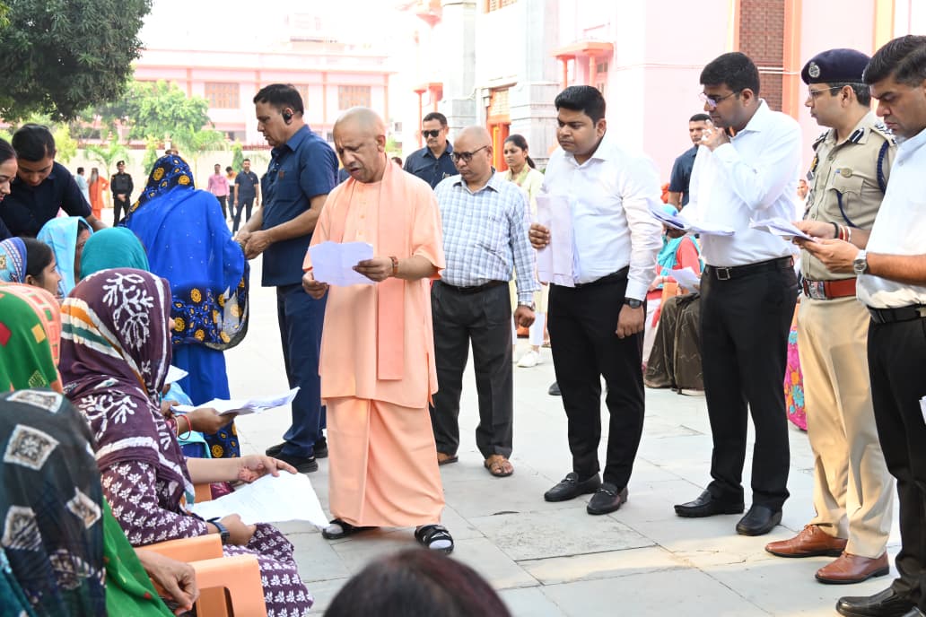 जनता दर्शन में 250 लोगों की समस्याएं सुनीं मुख्यमंत्री ने, निस्तारण के लिए अफसरों को दिए जरूरी निर्देश*