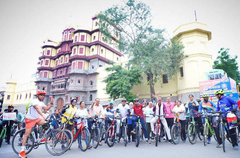 महापौर भार्गव ने साइक्लोन का किया शुभारंभ, साइकिल चलाकर साइक्लोथान में हुए शामिल