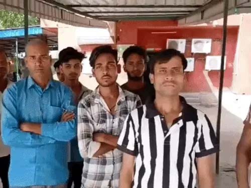 बीके अस्पताल में पहुंचे परिजन