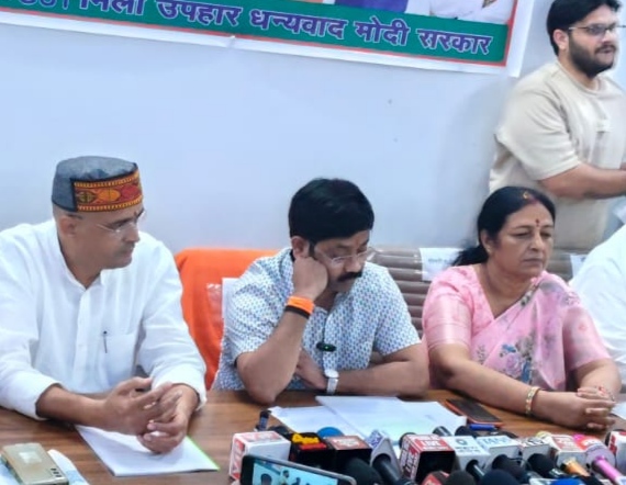 जीएसटी के ऐतिहासिक सुधारों का परिचय देते मंत्री नंद गोपाल गुप्ता “नंदी”