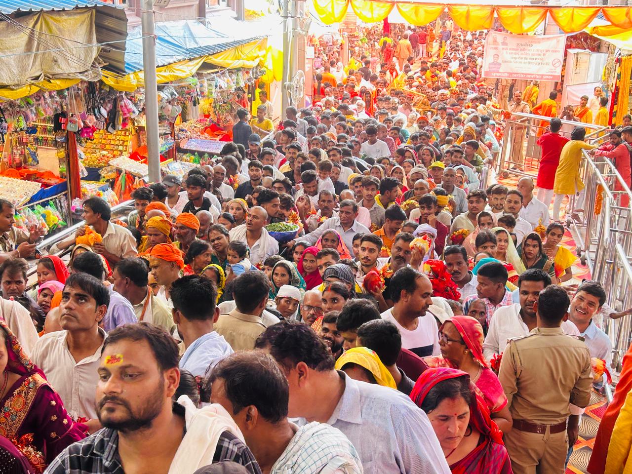 विंध्यधाम में श्रद्धालुओं का सैलाब।
